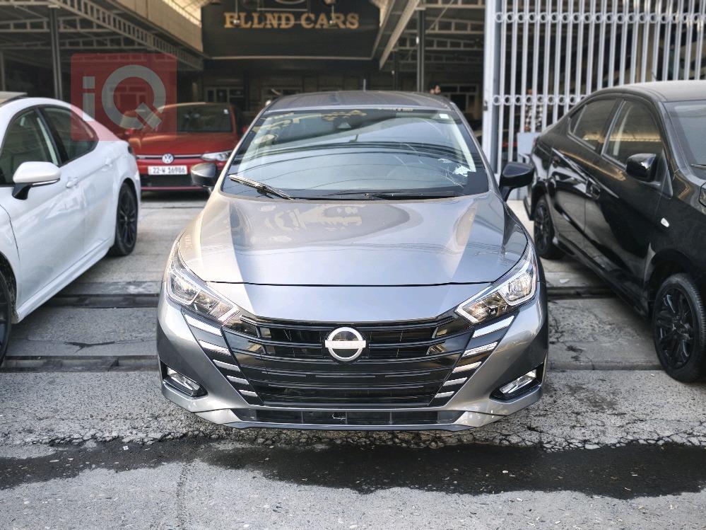 نيسان فيرسا